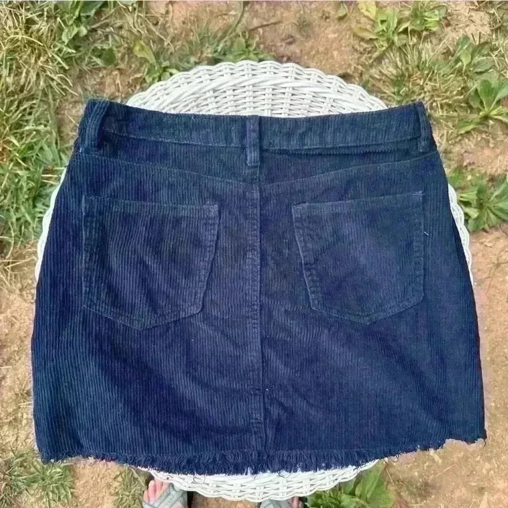 Indigo Rein corduroy mini size 5. Frayed hem. Navy blue mini - Picture 2 of 4